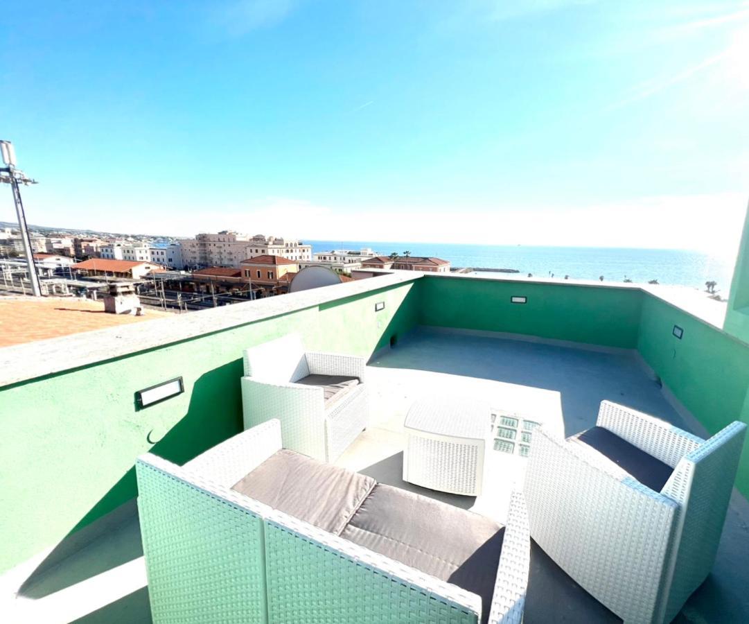 Sealovers House With Sea View & Big Terrace チビタベッキア エクステリア 写真